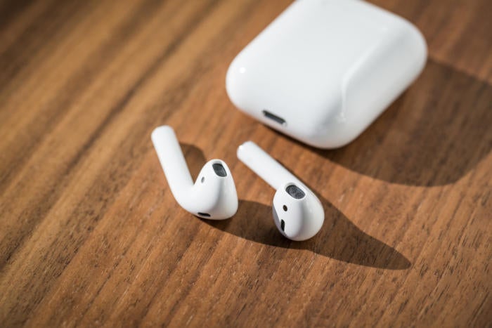 apple airpods review adam with case