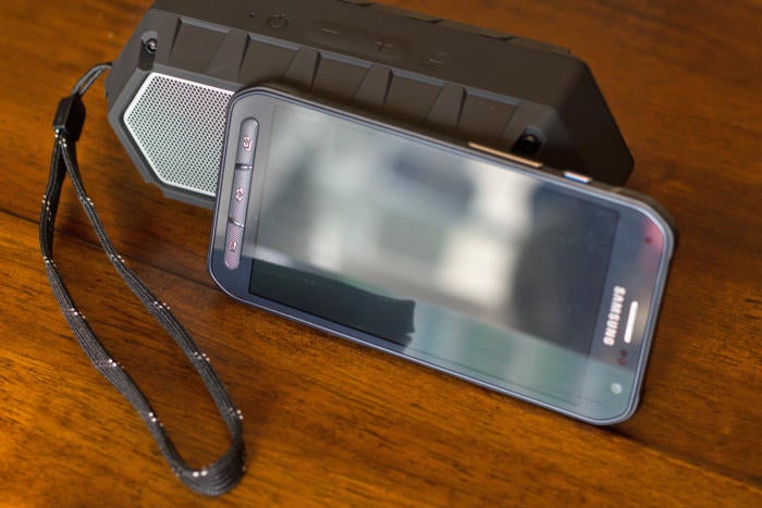 Soundcast VG1 with phone