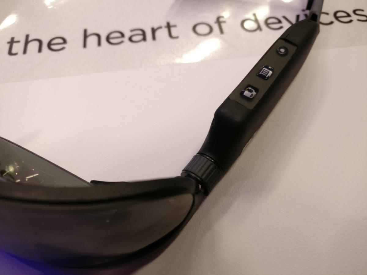 ODG R-8 smart glasses