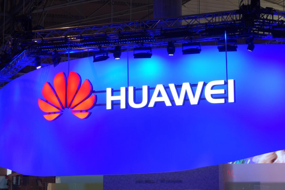Image: Huawei introduces AI-driven data center switch