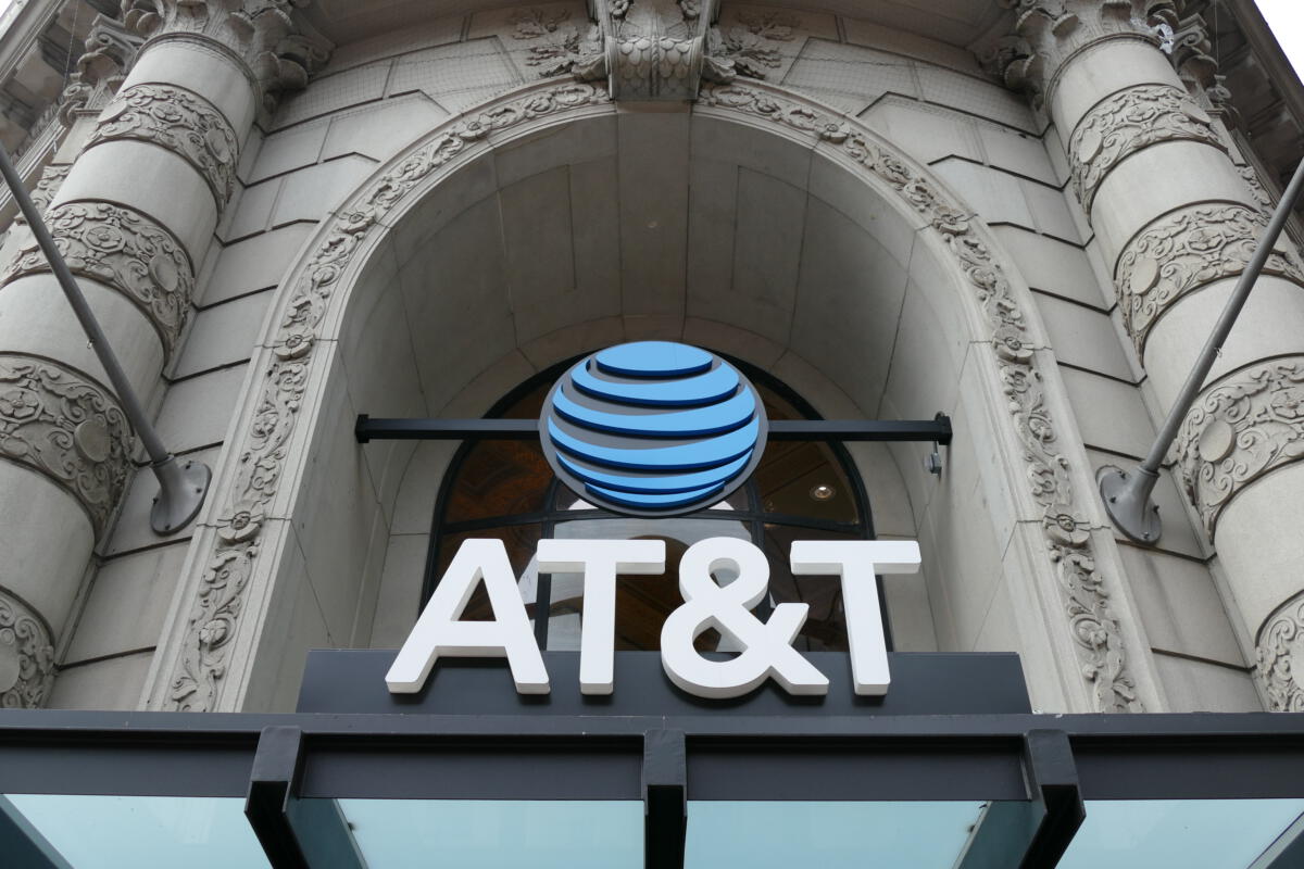 Image: AT&T first to offer mobile 5G services in USA