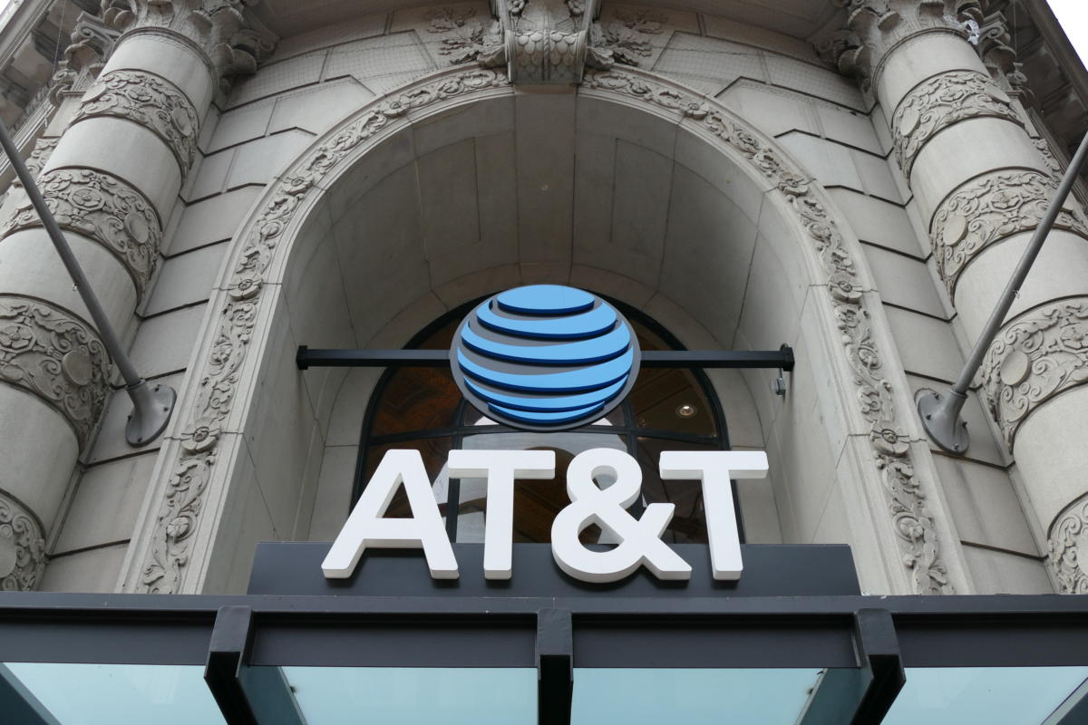 Sign at AT&T’s flagship San Francisco store