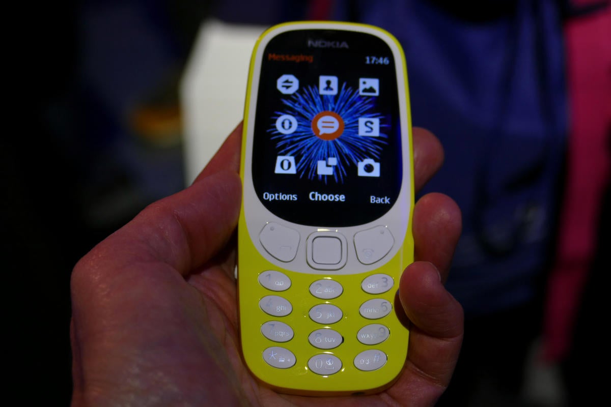 20170226 nokia 3310 yellow closeup