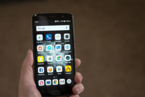 zte blade v8 pro home screen app grid