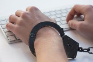 Career Watch: Be wary of IT employment contracts