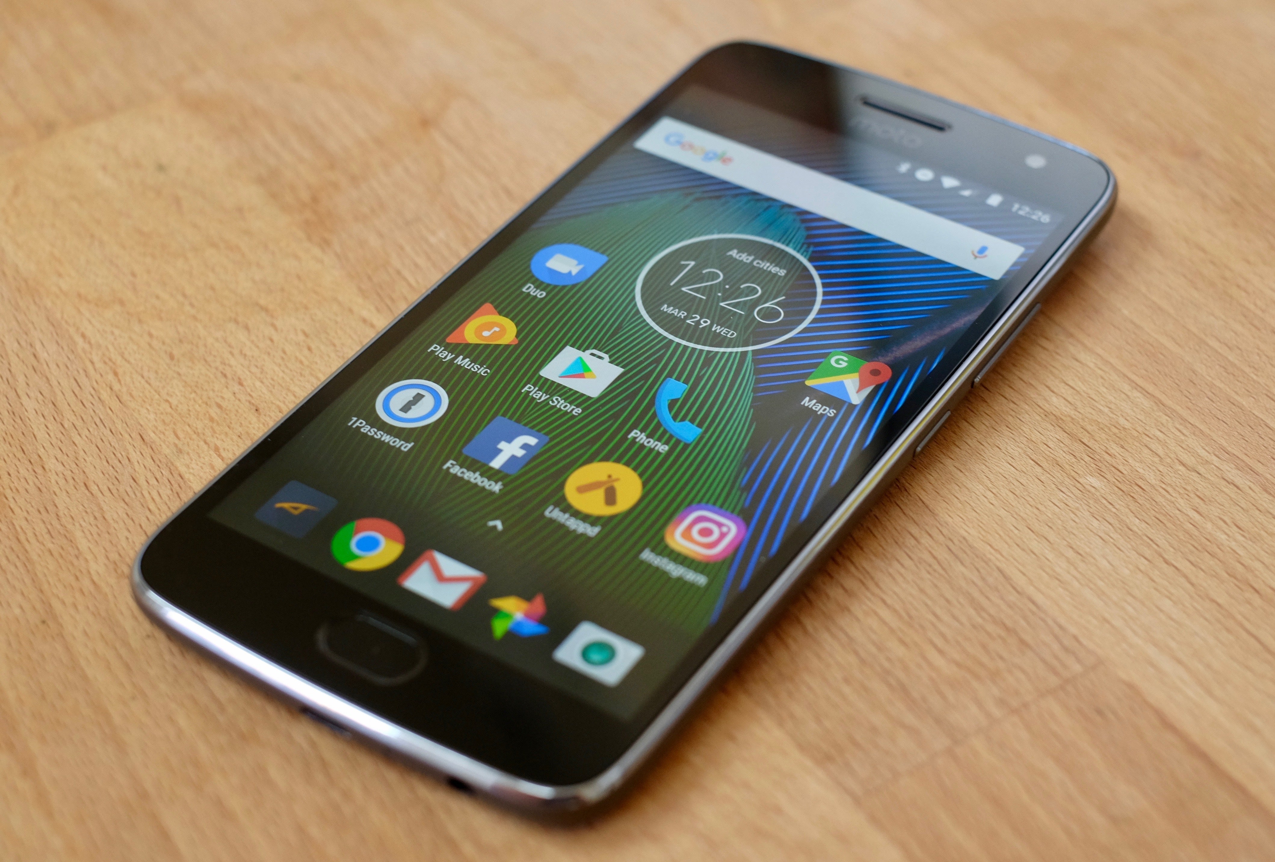 Moto G5 Plus review: Inexpensive doesn't have to mean ...