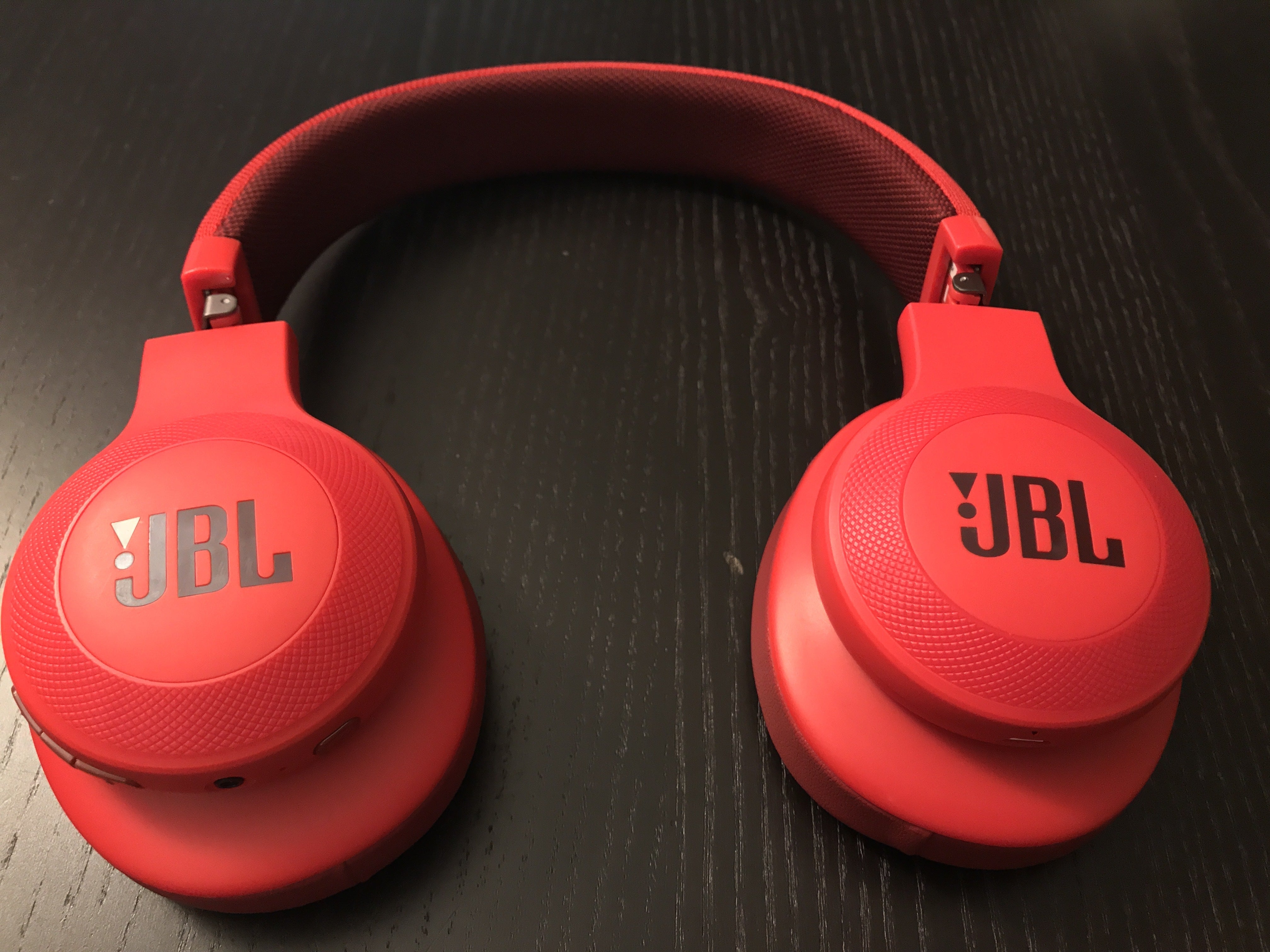 Беспроводные наушники jbl ремонт. JBL e55bt JBL. JBL E Series e55bt. Наушники JBL е55вт. Наушники JBL 550bt.