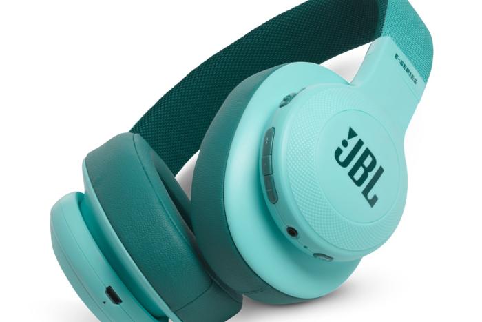 Jbl E55bt Wireless Headphone Review Good Sound At A Modest Price Techhive