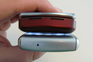 BlackBerry Pearl 8220 (closed) and Pearl 8130 bottom comparison