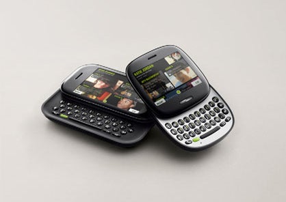 Images of Microsoft's KIN One and KIN Two