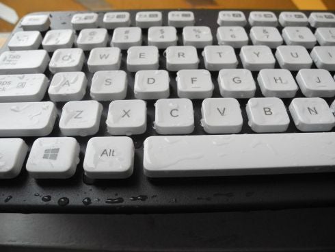 Logitech_WashableKB_K310_6.jpg