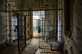 FDA asks hackers to expose flaws in medical devices, but some researchers fear aggressive CFAA prosecutions and prison time