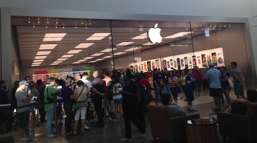 Apple Store line