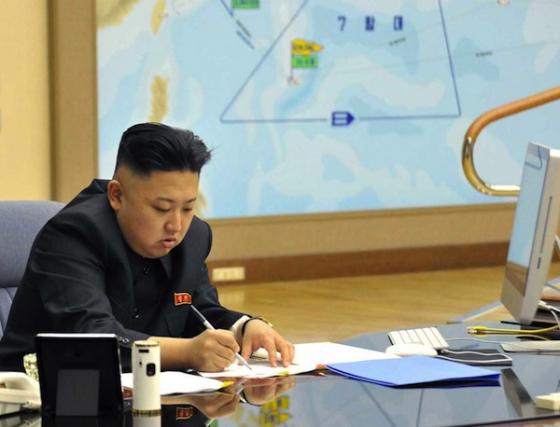 Kim Jung Un Uses A 21 5 Inch Imac In His War Room Network World